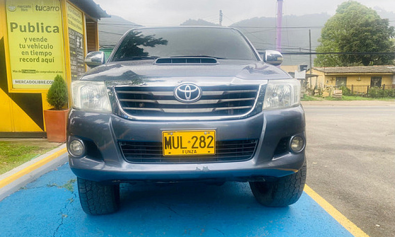 Toyota Hilux 3.0 Srv...