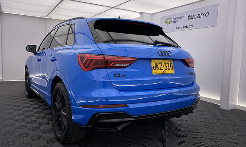 Audi Q3 ...