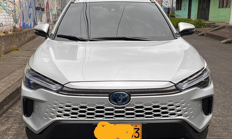 Toyota Corolla Cross...