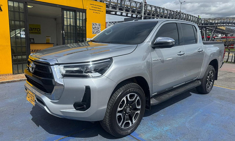 Toyota Hilux Srx 2.8...