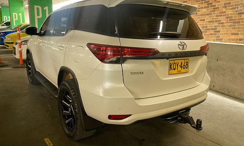 Toyota Fortuner 2.4 ...