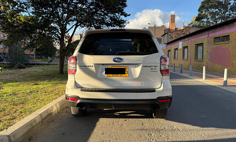 Subaru Forester 2.0 ...