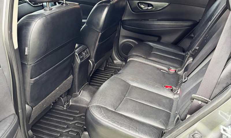 Nissan X-Trail 2.5 E...