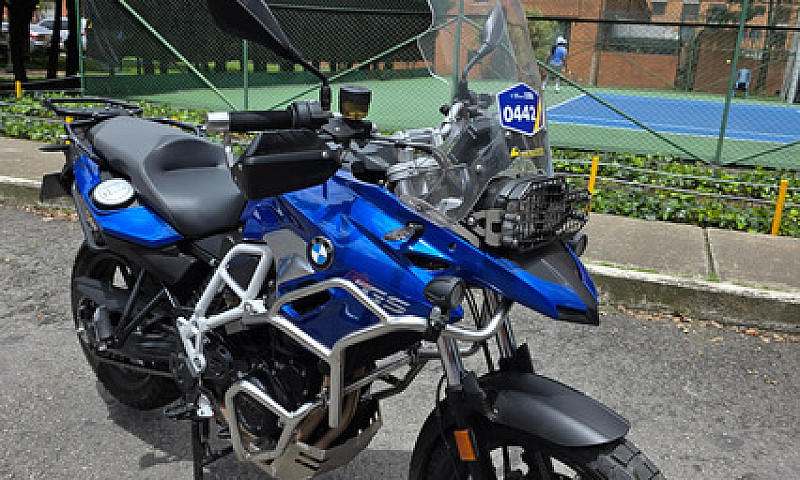 Hermosa Moto Doble P...