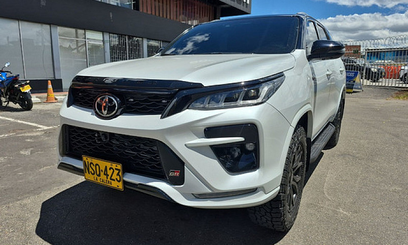 Toyota Fortuner 2.8 ...