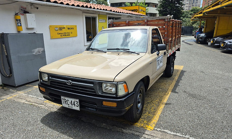Toyota Hilix 2.4 Mt ...
