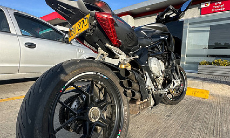 Mv Agusta Rivale 800...