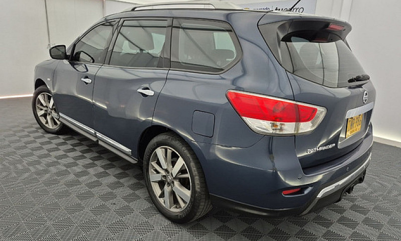 Nissan Pathfinder 3....