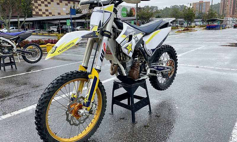Husqvarna 250 ...