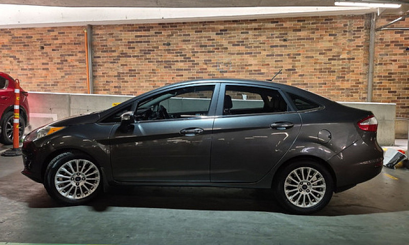 Ford Fiesta 1.6 Tita...