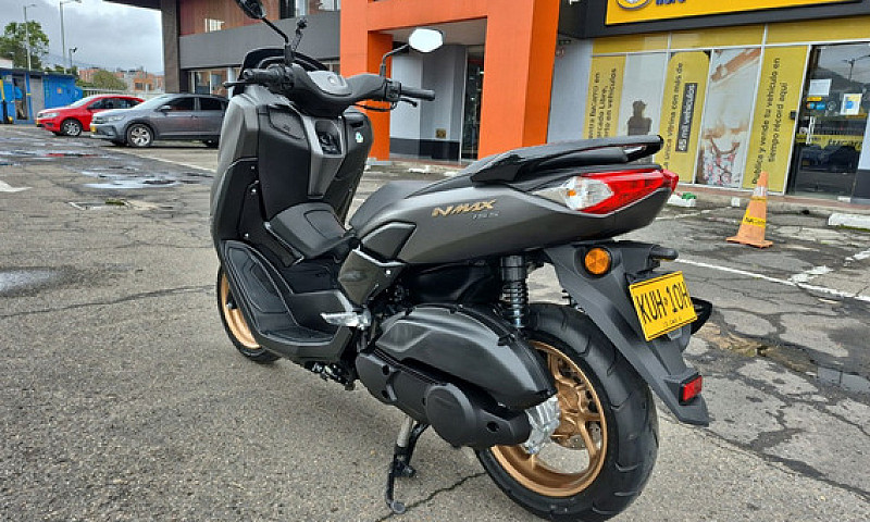 Yamaha Nmax Connecte...