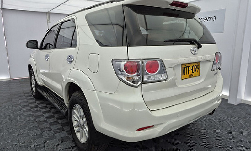 Toyota Fortuner 2.7L...