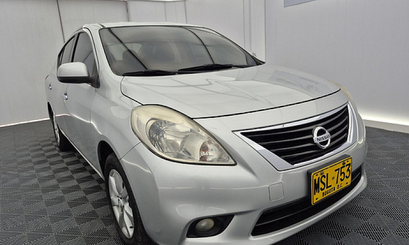 Nissan Versa 1.6 Sen...