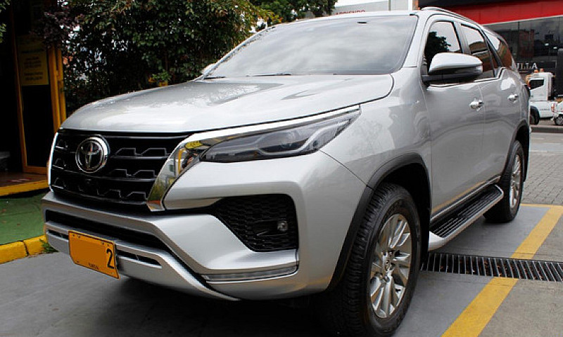 Toyota Fortuner Srv ...