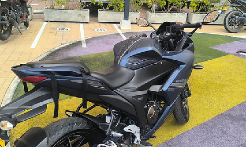 Gixxer 250 Sf 11.000...