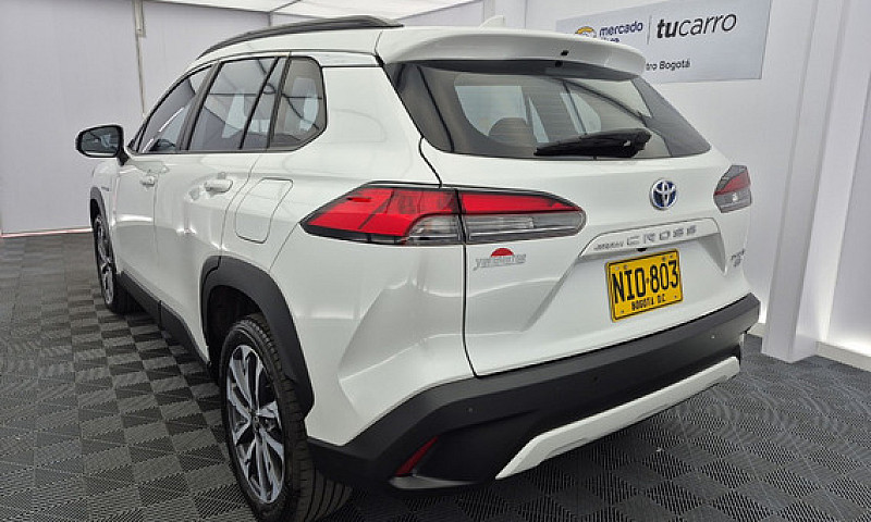 Toyota Corolla Cross...