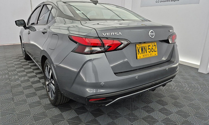Nissan Versa 1.6 Exc...