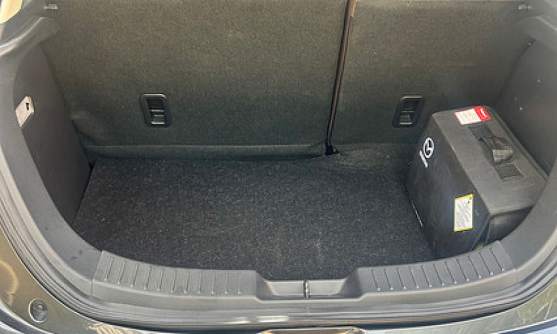 Mazda 2 1.5 Touring...