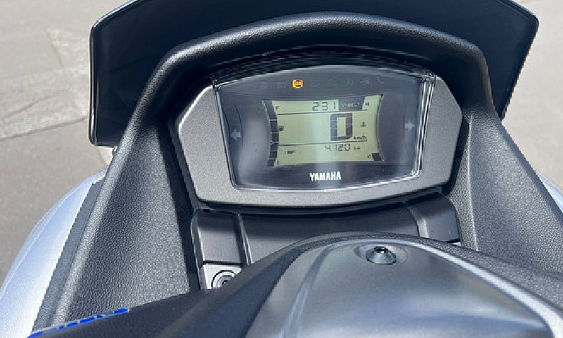 Yamaha Nmax Connecte...
