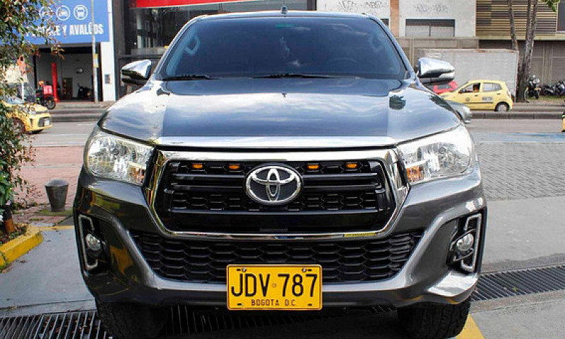 Toyota Hilux Srv Dob...