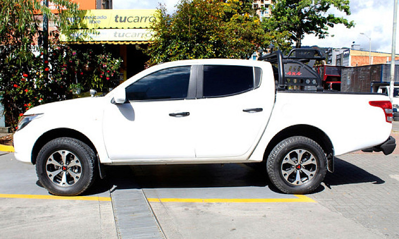 Mitsubishi L200 2.5 ...