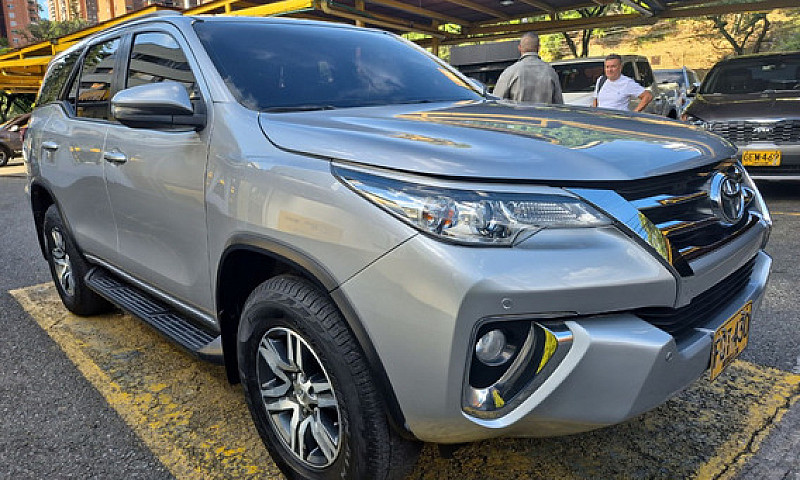 Toyota Fortuner 2.4 ...