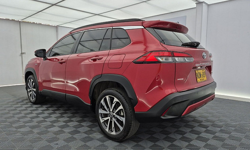 Toyota Corolla Cross...