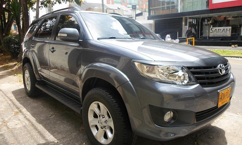 Toyota Fortuner Sr5 ...
