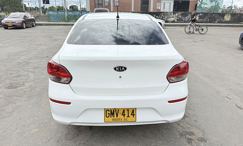 Kia Soluto, Emotion ...