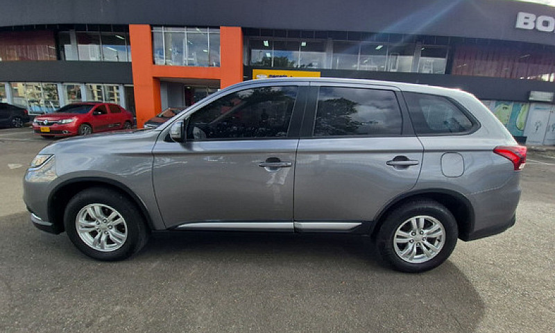 Mitsubishi Outlander...