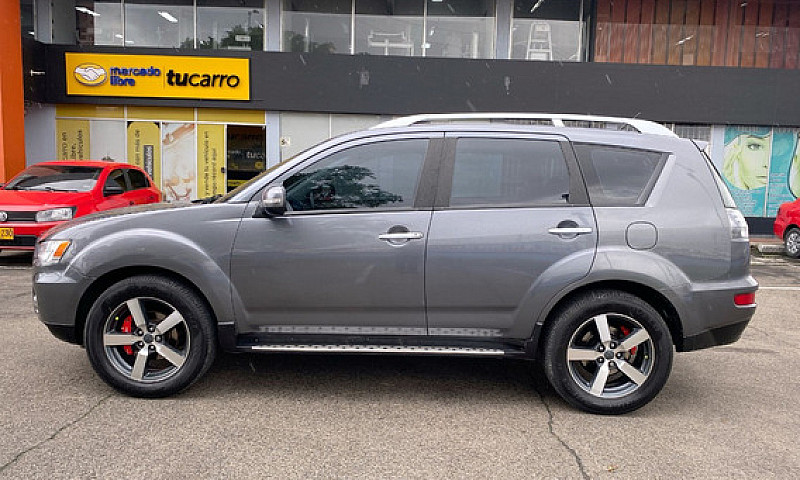 Mitsubishi Outlander...