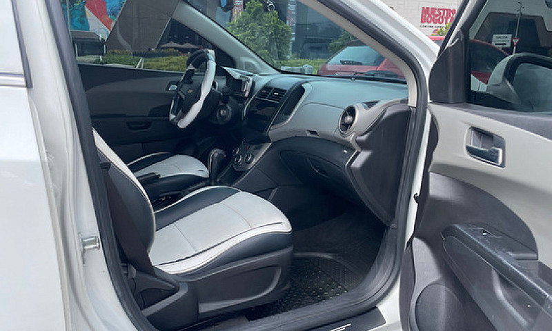 Chevrolet Sonic 1.6 ...