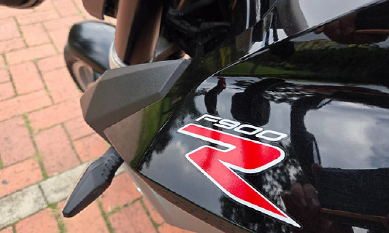 Bmw F900R...