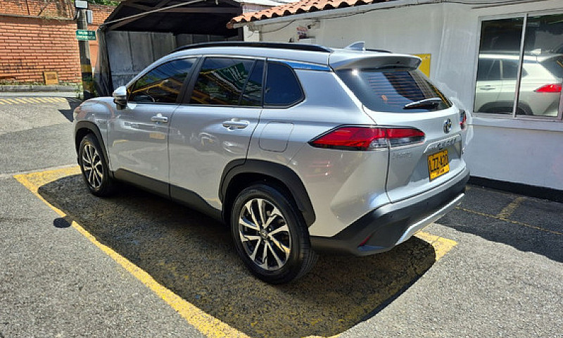 Toyota Corolla Cross...