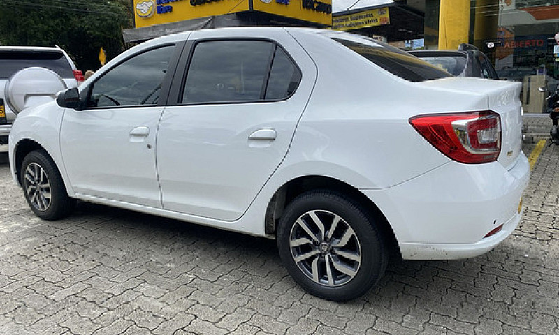 Renault Logan 1.6 Ze...