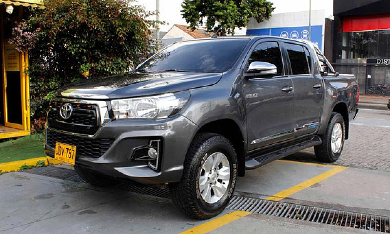 Toyota Hilux Srv Dob...