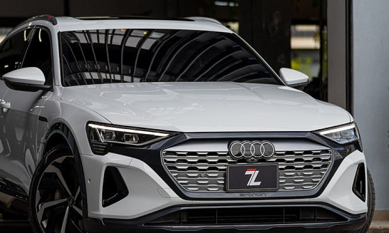 Audi Q8 E-Tron Quatr...
