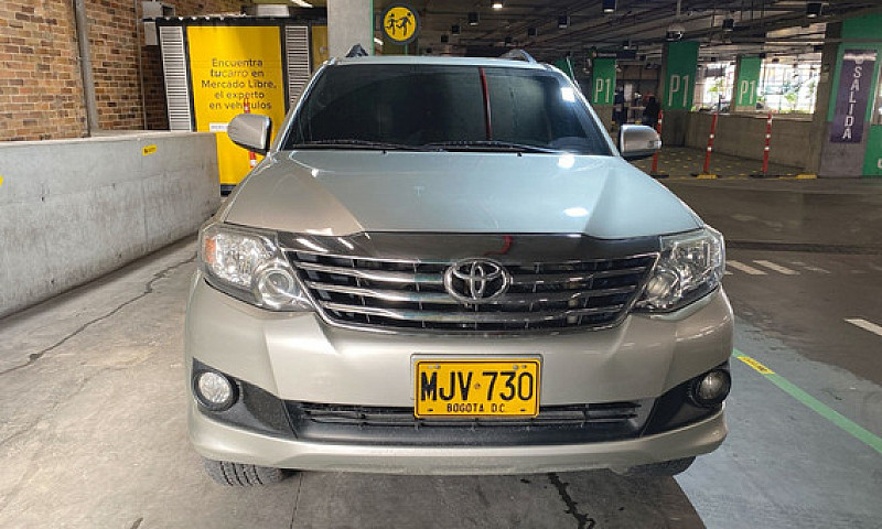 Toyota Fortuner 2.7L...