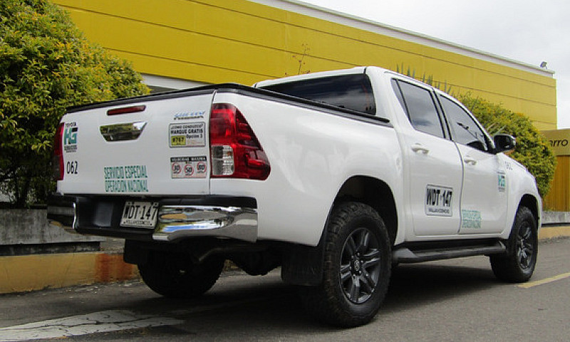 Toyota Hilux 2.4 Dié...
