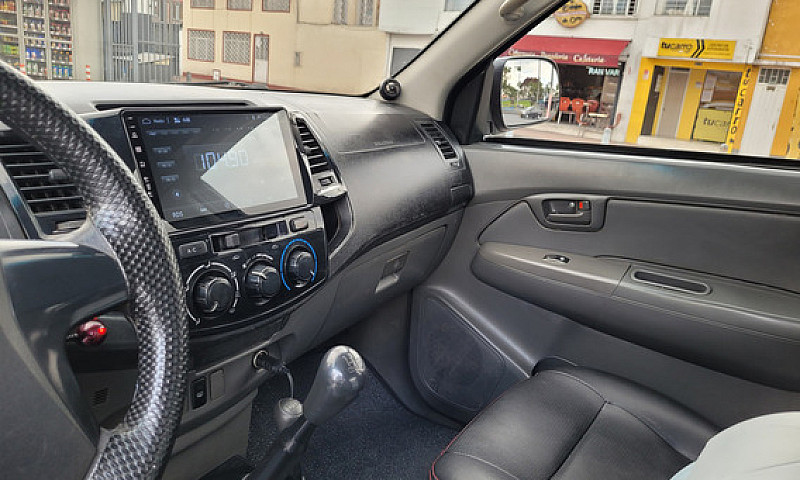 Toyota Hilux 2.5 Imv...