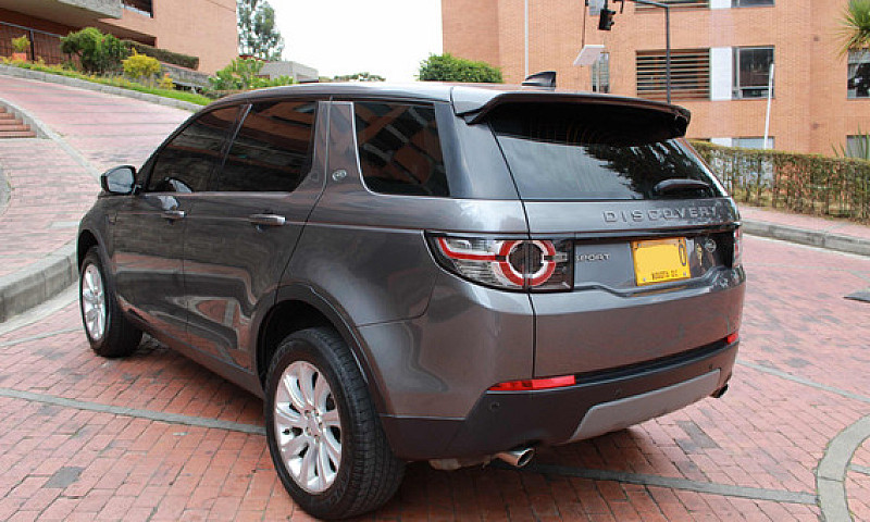 Land Rover Discovery...