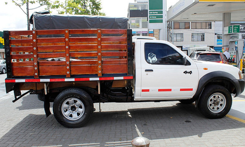 Nissan Frontier D22 ...
