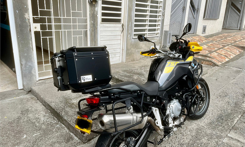 Bmw Gs 750...