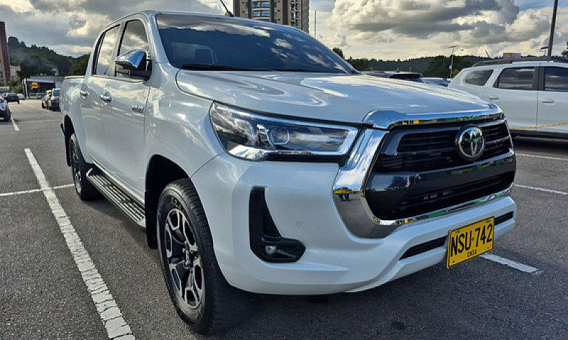 Toyota Hilux 2.8 Srx...