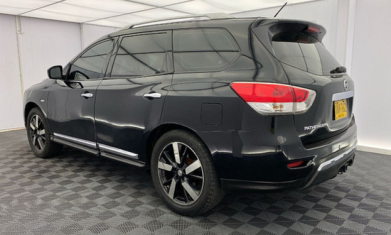 Nissan Pathfinder 3....