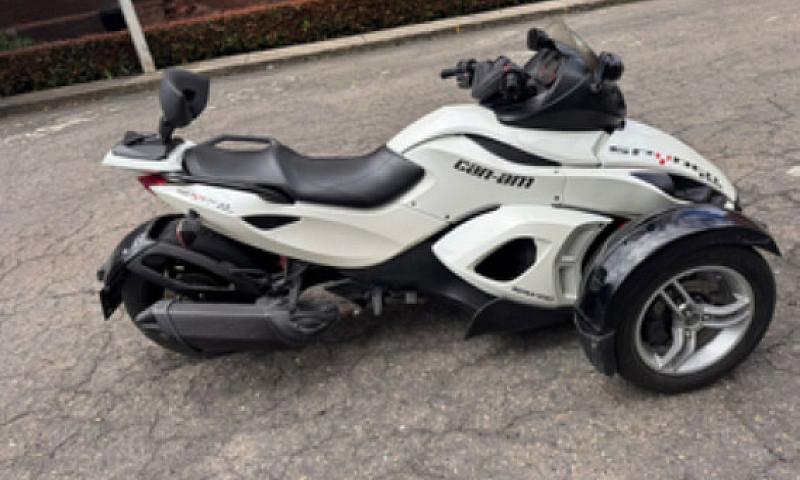 Can-Am Spyder Rs...