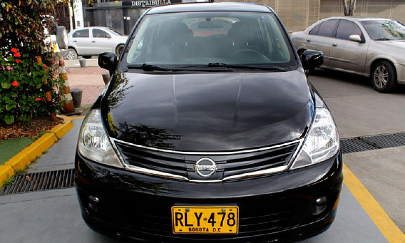 Nissan Tiida 1.8 Hat...