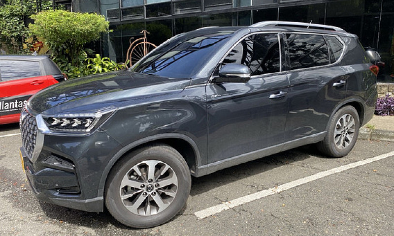 Ssangyong Rexton 2.2...