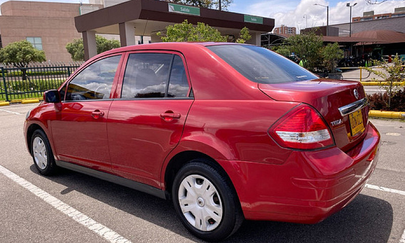 Nissan Tiida 1.8 Mii...