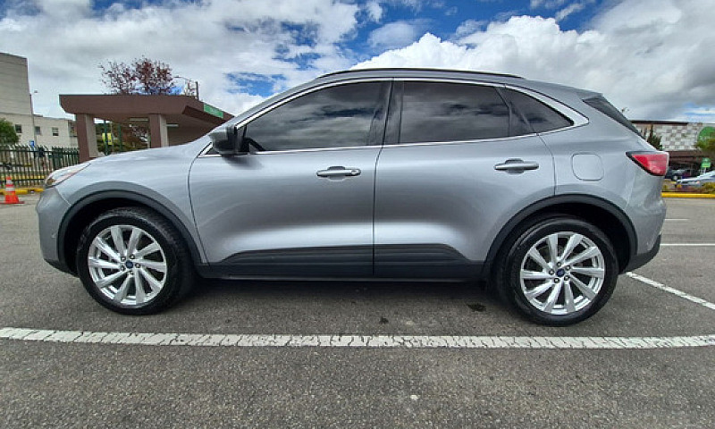 Ford Escape Titanium...